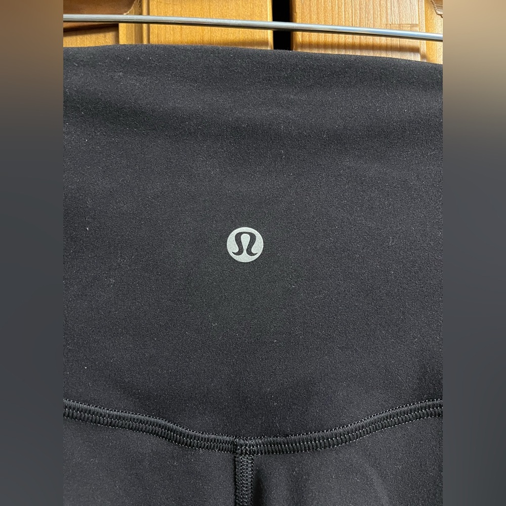 Lululemon black Align leggings with pockets size 8 - Picture 3 of 5